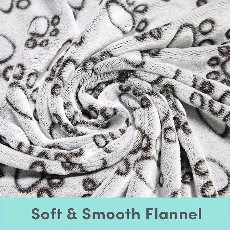 Pawfectly Super-Soft Cotton Pet Blanket with Cute Cartoon Print 🐾🛋️