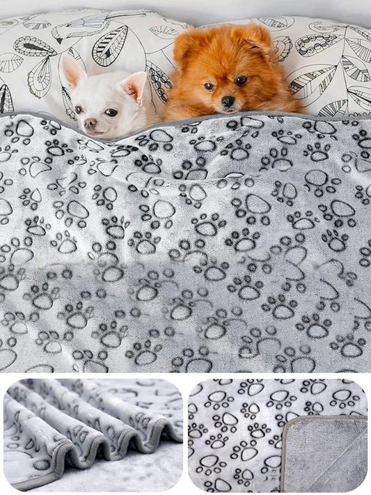 Pawfectly Super-Soft Cotton Pet Blanket with Cute Cartoon Print 🐾🛋️